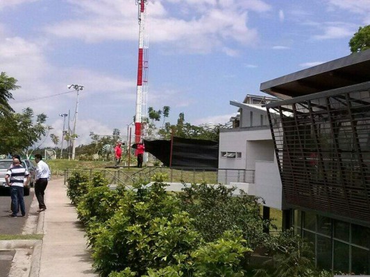 Pinto mandó a colocar una manta negra para tener 'privacidad”