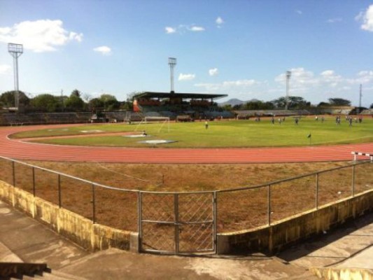 Los feos y raros estadios en El Salvador, Nicaragua y Guatemala