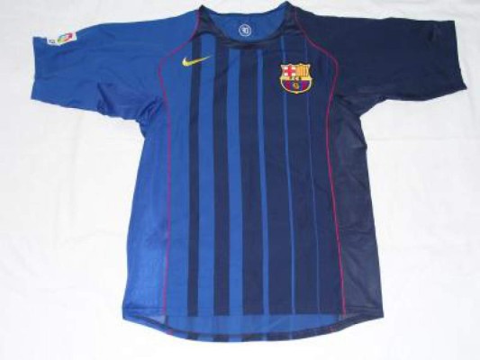 Los uniformes más feos en la historia del Real Madrid y Barcelona