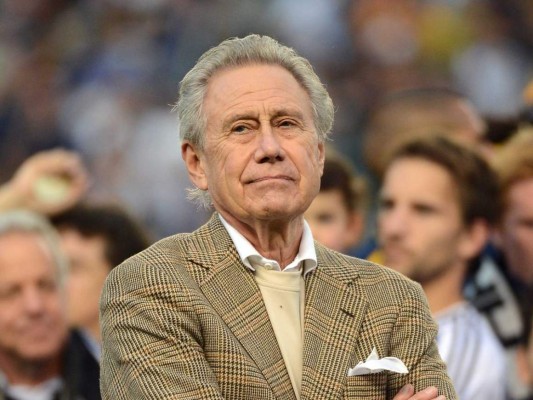 Los magnates que invierten sus millones en el fútbol