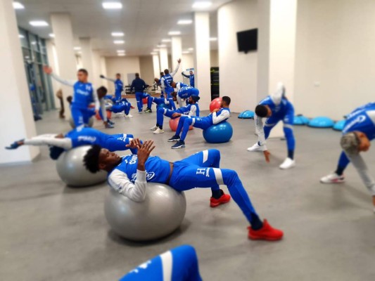 Bajo temperaturas gélidas y con buen ánimo, Selección de Honduras realizó su primer entrenamiento en Bielorrusia