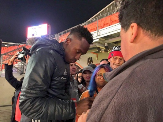Así fue la presentación de Elis y Quioto con el Houston Dynamo