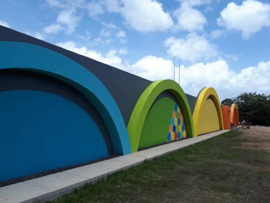 ¡Bonito y moderno! Así es el estadio que se inauguró en Campamento, Olancho