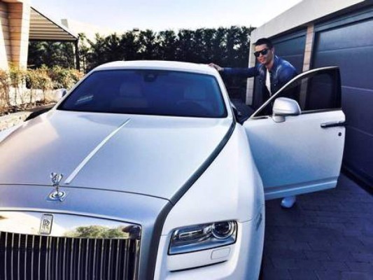 Mira la colección de carros que ostenta Cristiano Ronaldo