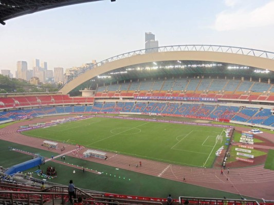 China quiere albergar un Mundial: Los estadios de otro mundo con los que meten presión