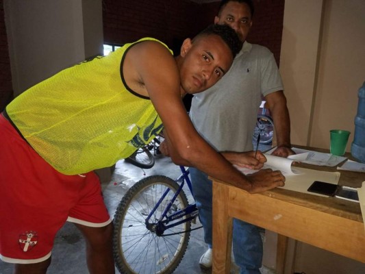 RUMORES/FICHAJES: Luis Lobo no iría a Platense y Tela FC saca la chequera