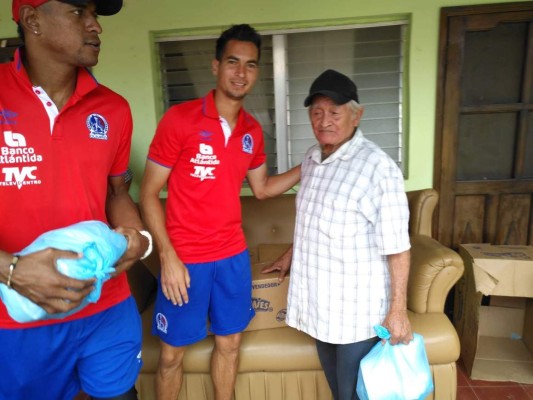 FOTOS: Olimpia lleva alegría a los ancianos en su visita a Danli, El Paraíso