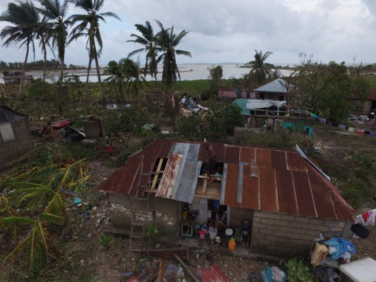 EN FOTOS: El desastre, dolor y muerte que dejó Matthew por Haití
