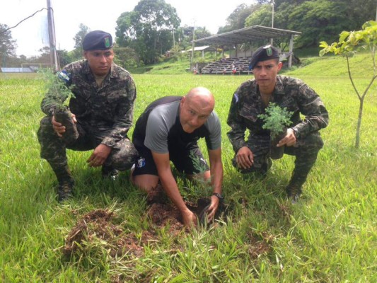 FOTOS: La última locura del Ñangui y Héctor Vargas desata la risa de sus jugadores