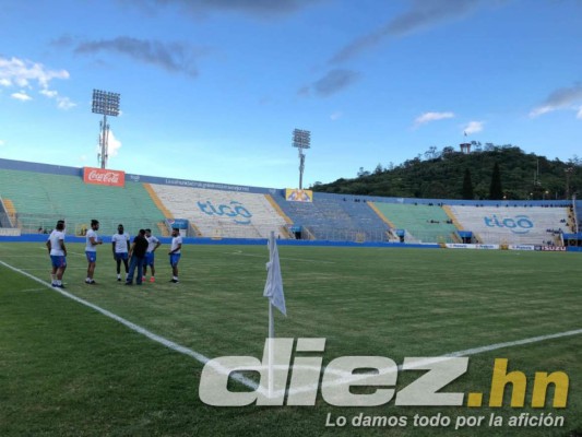 Fotos: Los seis jugadores del Olimpia que entrenaron antes del partido y la dedicatoria de Eddie