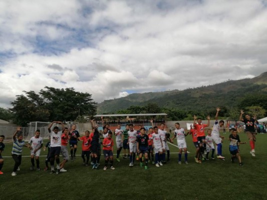 Inauguran un bonito estadio en el municipio de El Porvenir, Francisco Morazán