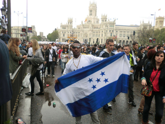 La afición hondureña se pone la H