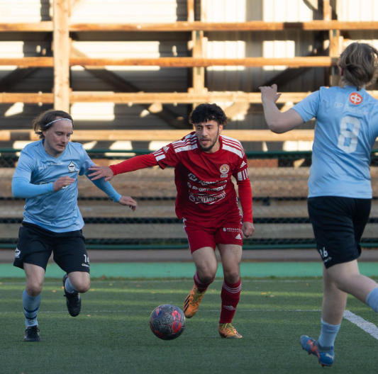 Insólito: así es el FC Santa Claus, el equipo que intenta olvidar sus crisis y fracasos; ¿dónde juegan?