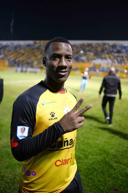 Fichajes: Bajas en Olimpia y Real España, Saprissa pregunta por delantero hondureño y legionario en pretemporada