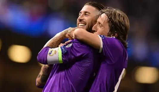 Sergio Ramos y Modric luego de ganar la Champions del 2017 con Real Madrid.
