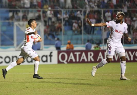 José Mario Pinto abrió el marcador ante Xelajú antes del descanso. FOTO: David Romero