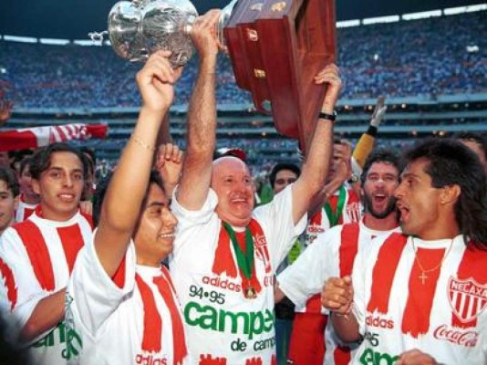 ¡Chivas iguala al Olimpia! Los equipos que han levantado el deseado torneo de la Concacaf