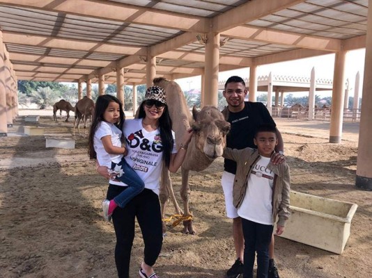 Las espectaculares vacaciones de Emilio Izaguirre y su linda esposa en Dubai