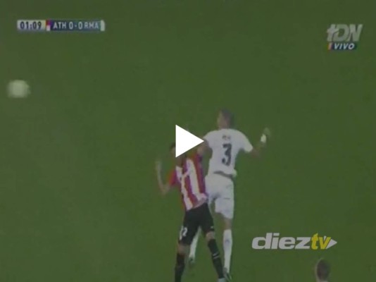 VIDEO: En San Mamés piden roja a Pepe por supuesto codazo