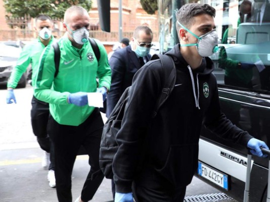 ¡Sin escupir ni sacudirse la nariz! Las medidas que se adoptarían para la reanudación del fútbol