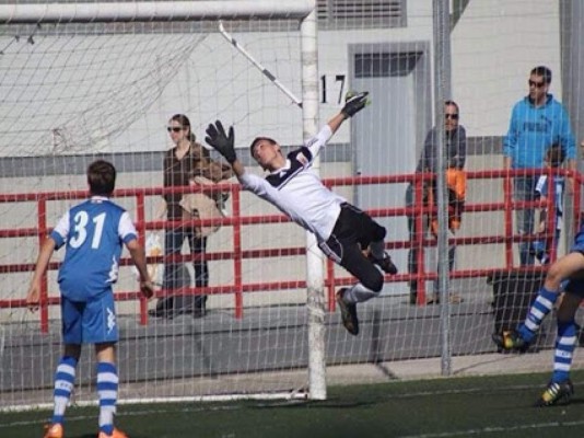 Así juega José Manuel, el niño al que comparan con Keylor Navas