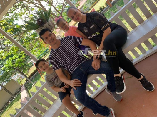 ¿Y la camiseta de Iker Casillas? Ricardo Canales y la 'fortuna' que el fútbol le dejó tras su retiro