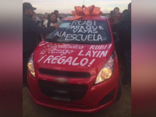 Los increíbles regalos que recibió Rubí en su fiesta de 15 años