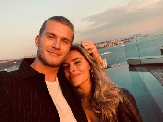 Karius también falla en el amor: Escándalo tras ser cazado siendo infiel con mujer misteriosa