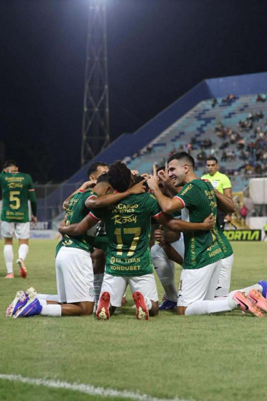 Choloma desató el terremoto en Real España, traición a la Máquina; jugador cortado en Marathón llega al estadio