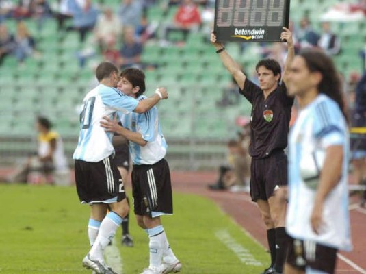 Las fotografías de Lionel Messi en su debut con Argentina ante Hungría