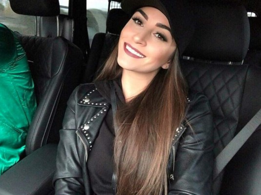 ¡Atención ticos! La bella esposa de un crack que enfrentará Costa Rica en Rusia