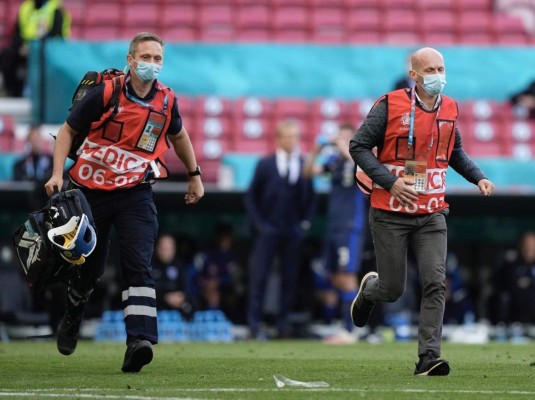 Esposa de Eriksen se descontrola tras ver al futbolista tendido en el suelo; el hermoso gesto de Lukaku