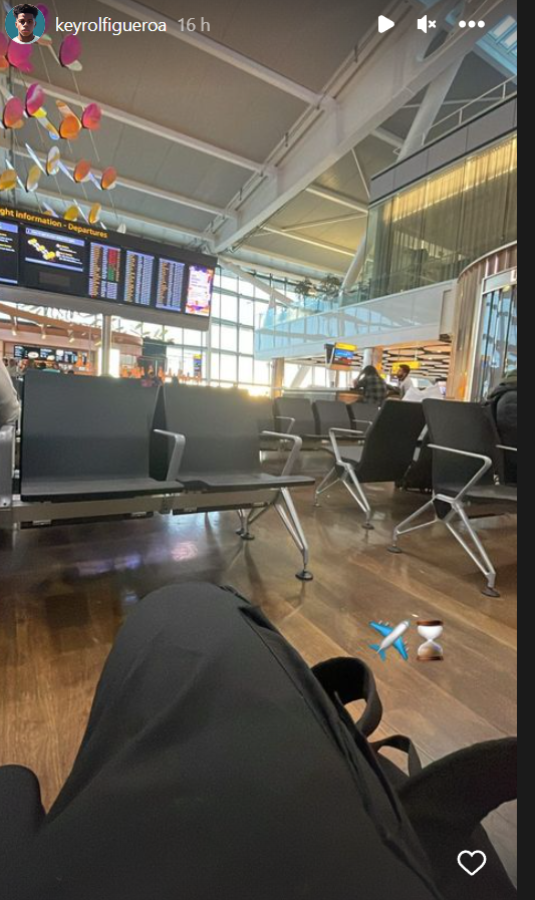 El jugador subió una historia en su Instagram con emoji de un avión, de lo que podría ser el viaje a la concentración de Estados Unidos.