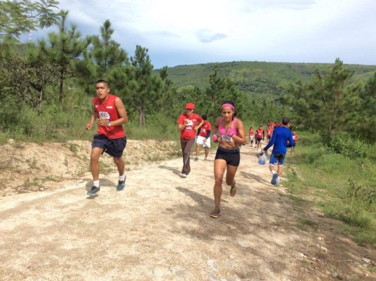 Adrenalina total en Tegucigalpa por el X-RUN DIEZ