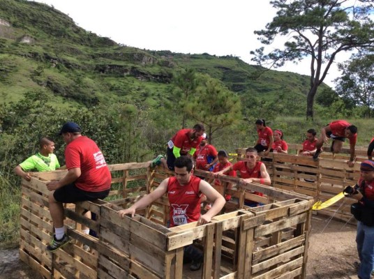 Adrenalina total en Tegucigalpa por el X-RUN DIEZ