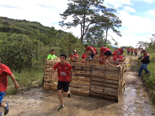 Adrenalina total en Tegucigalpa por el X-RUN DIEZ