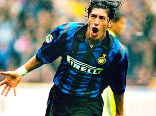 Futbolistas que perdieron su fortuna por los excesos y las mujeres