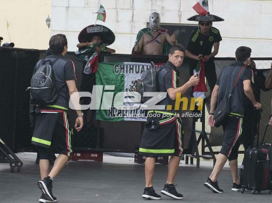 EN FOTOS: Chicharito Hernández causó furor en la llegada de México a San Pedro Sula