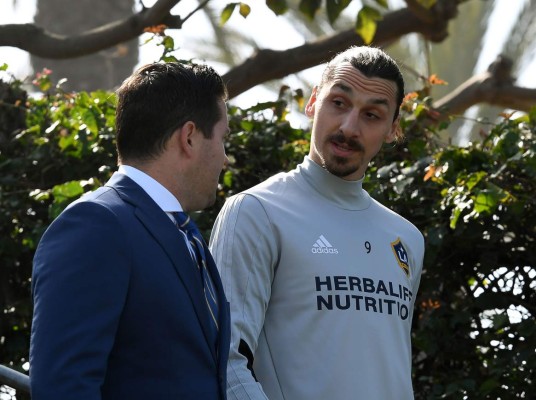 EN FOTOS: 'Ibramanía' en Los Angeles con llegada de Zlatan... ¿Qué se dijo con Jona dos Santos?