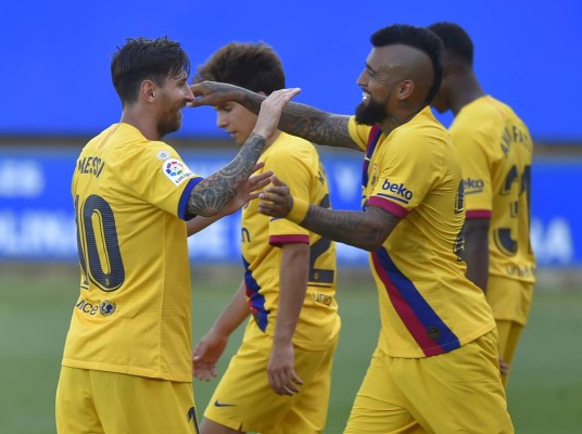 Con doblete de Messi, Barcelona le propina una tremenda paliza al Alavés en el cierre de la liga española