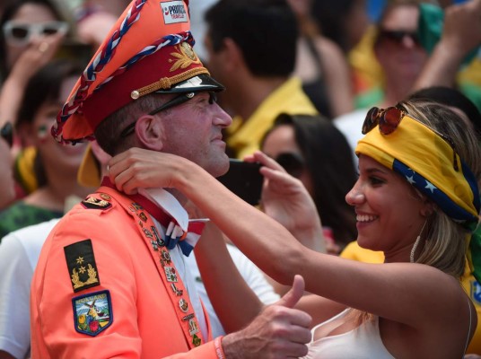Ambiente en Fortaleza previo al Holanda-México