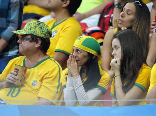 Triste adiós a Brasil. Holanda golea 3-0 y es tercer lugar del mundial .