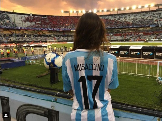 ¡Doctorcita! Flamante fichaje del AC Milán y su bella novia Irene González