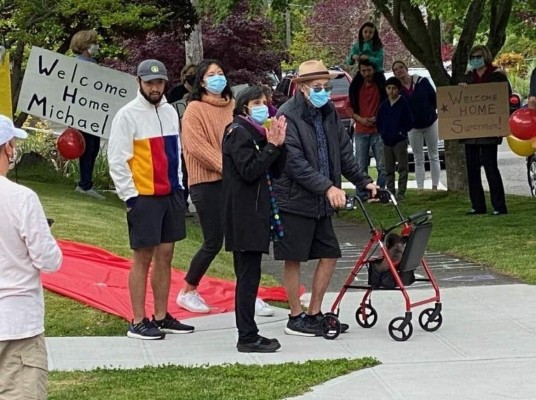 Venció al coronavirus tras dos meses hospitalizado y recibe una factura de un millón de dólares