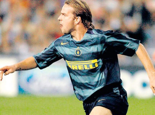 Futbolistas que perdieron su fortuna por los excesos y las mujeres