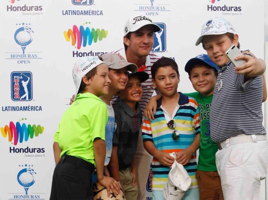 Felipe Velásquez, venezolano que se lleva el Honduras PGA Tour Latinoamérica de golf