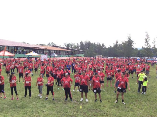 Adrenalina total en Tegucigalpa por el X-RUN DIEZ