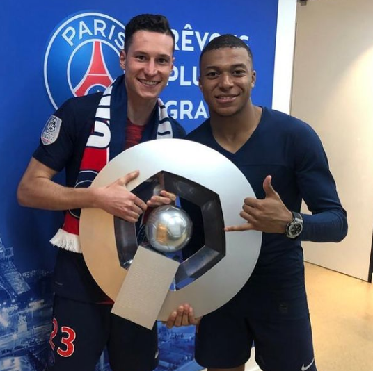 Se marchó del PSG tras seis años y en un acto de total franqueza lo admite: “Me fui por dinero”