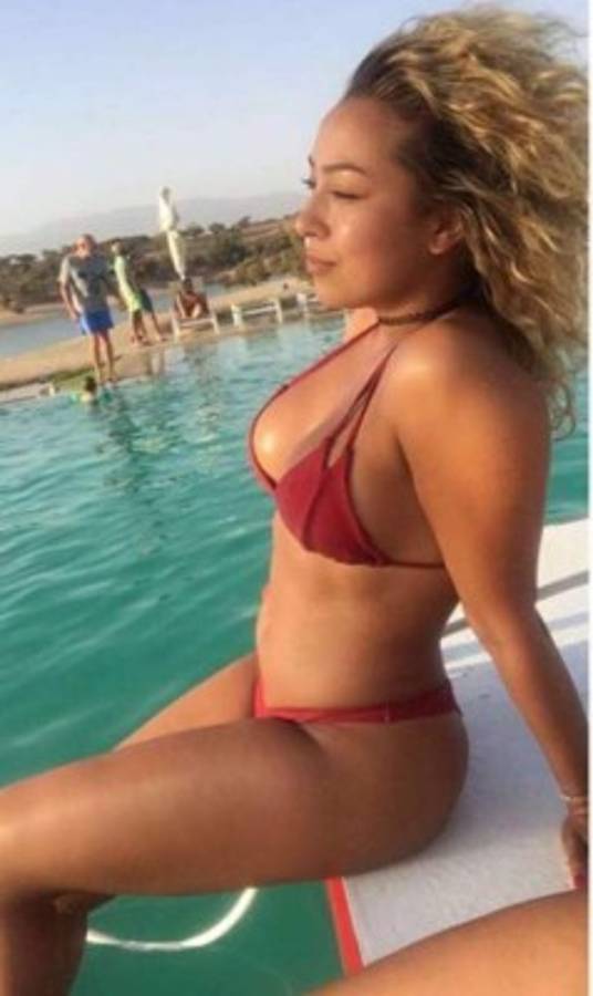 FOTOS: Las picantes vacaciones de la figura de la Champions League con su infartante novia  