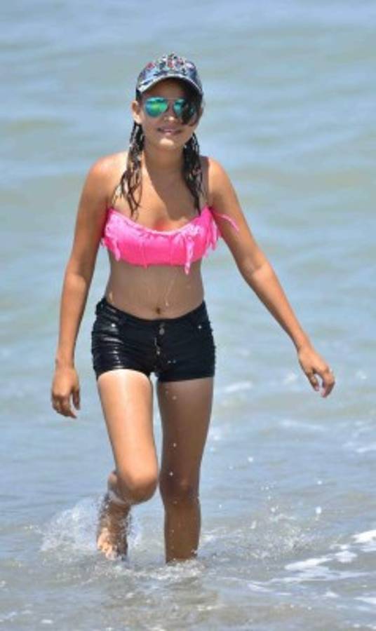 Sol, playa y arena: Comenzó el ambientazo de la Semana Santa en Honduras